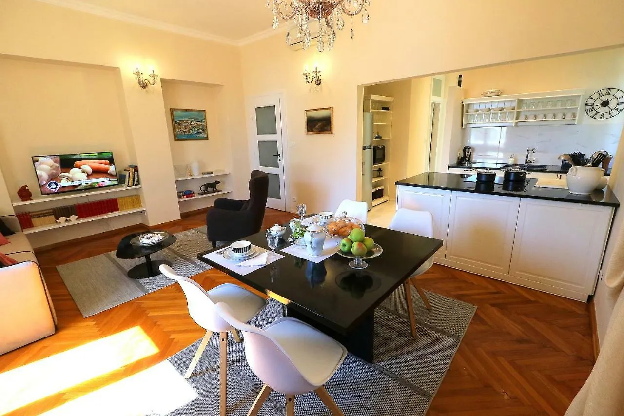 Apartment Miramare On The Beach Split